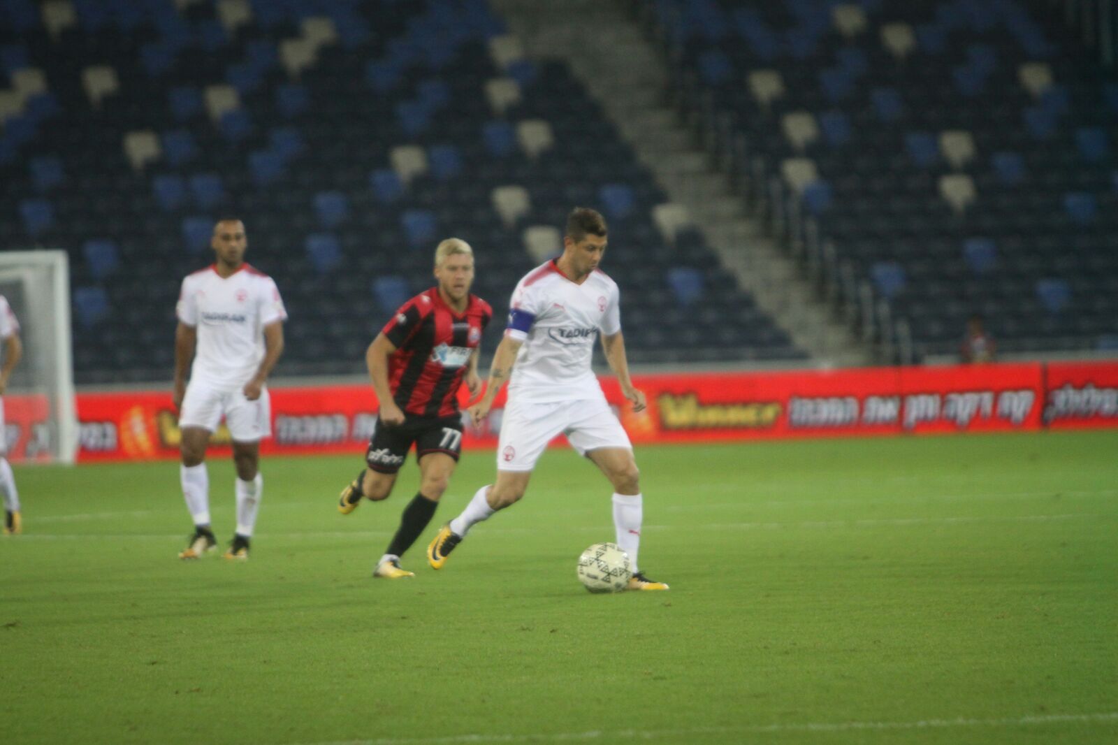 הקפטן מאור מליקסון במסירת אומן לעומק. בישל על ההתחלה (צילום: שי מוגילבסקי)